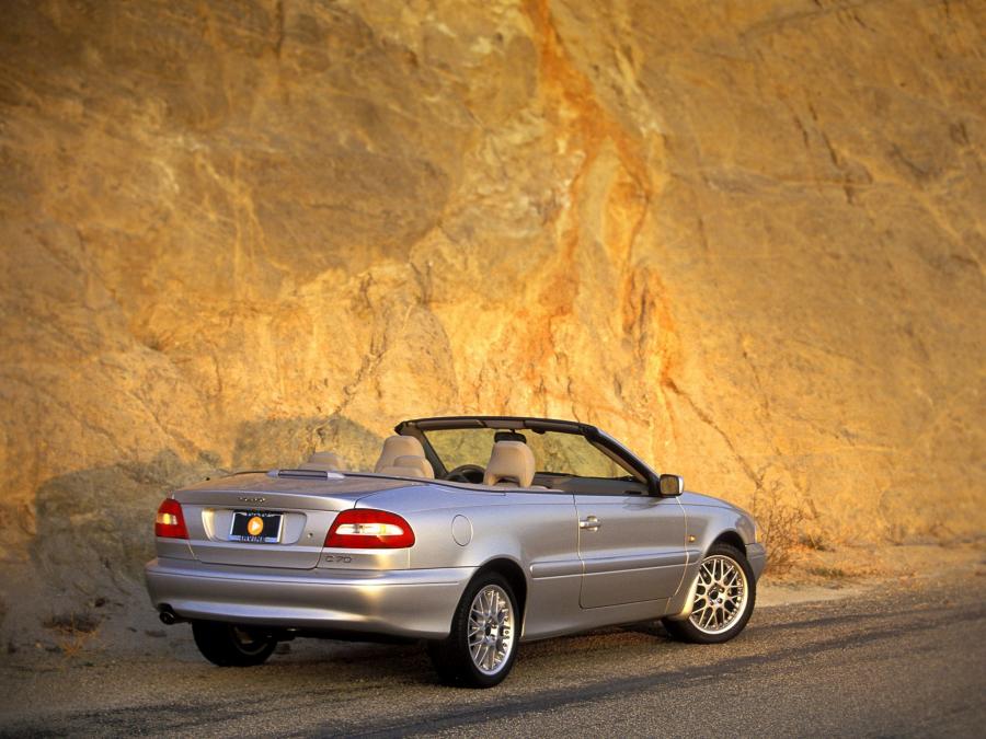  Volvo C70 Convertible 1998 года  (фото 21 из 33)